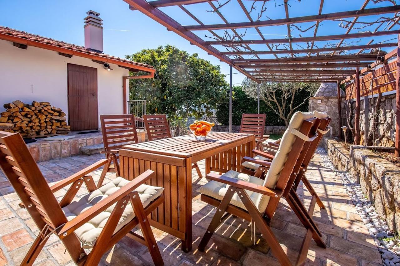 Olea Vila Ika Exterior foto